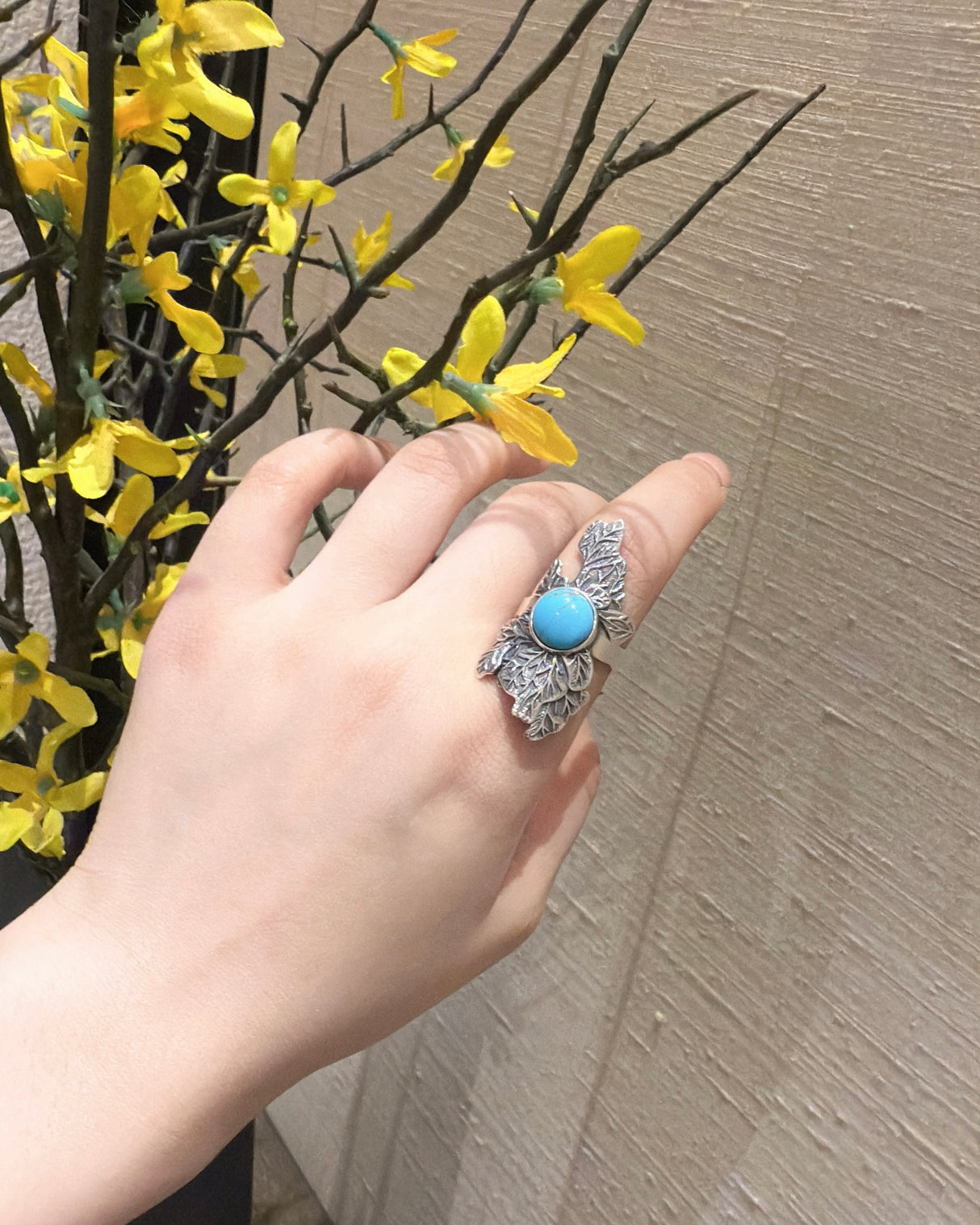 Vitality&Good fortune—Turquoise-Inlaid Vine Ring