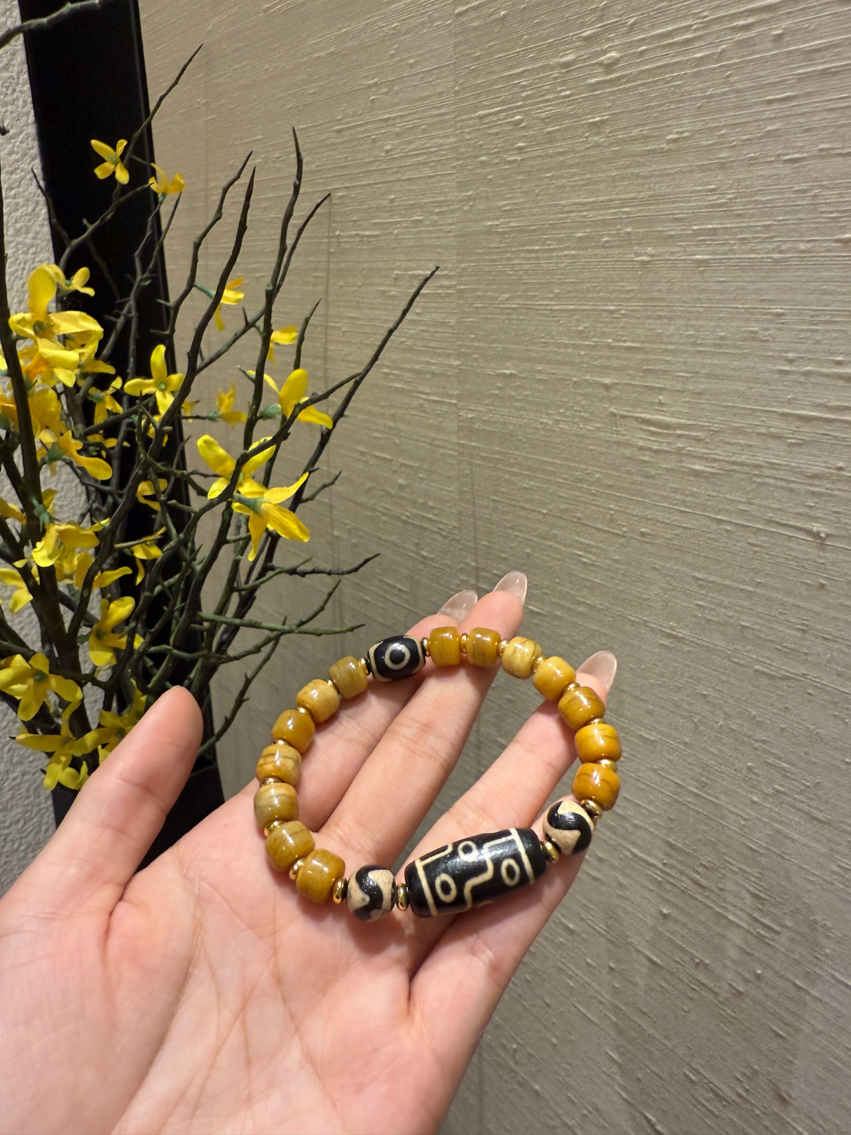 Tibetan - Style Auspicious Bracelet with Ox Bone and Agate