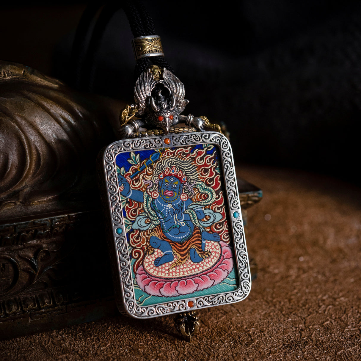 Black gold thangka of Dapeng bird