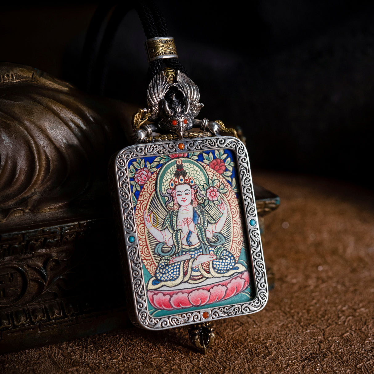 Black gold thangka of Dapeng bird