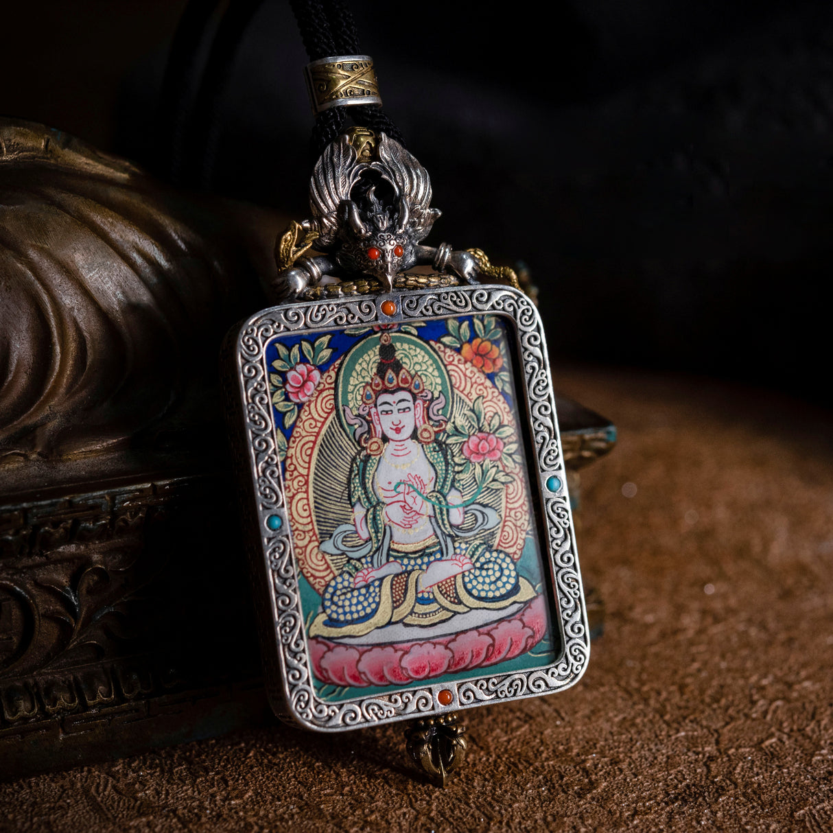 Black gold thangka of Dapeng bird